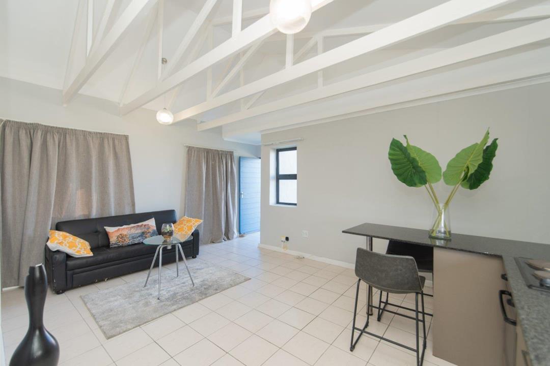 Modern 3-Bedroom Townhouse on Large Erf at Fourleaf