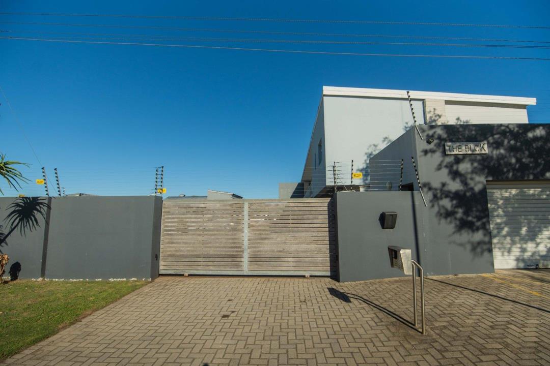 Modern 2-Bedroom Apartment at The Blok