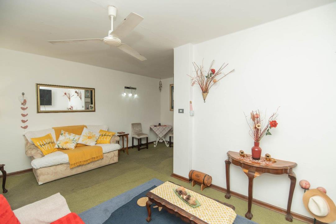 Spacious 2-Bedroom Duplex with Private Yard
